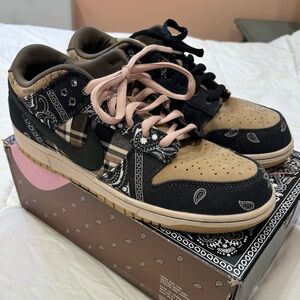 Travis Scott SB Dunk size 14